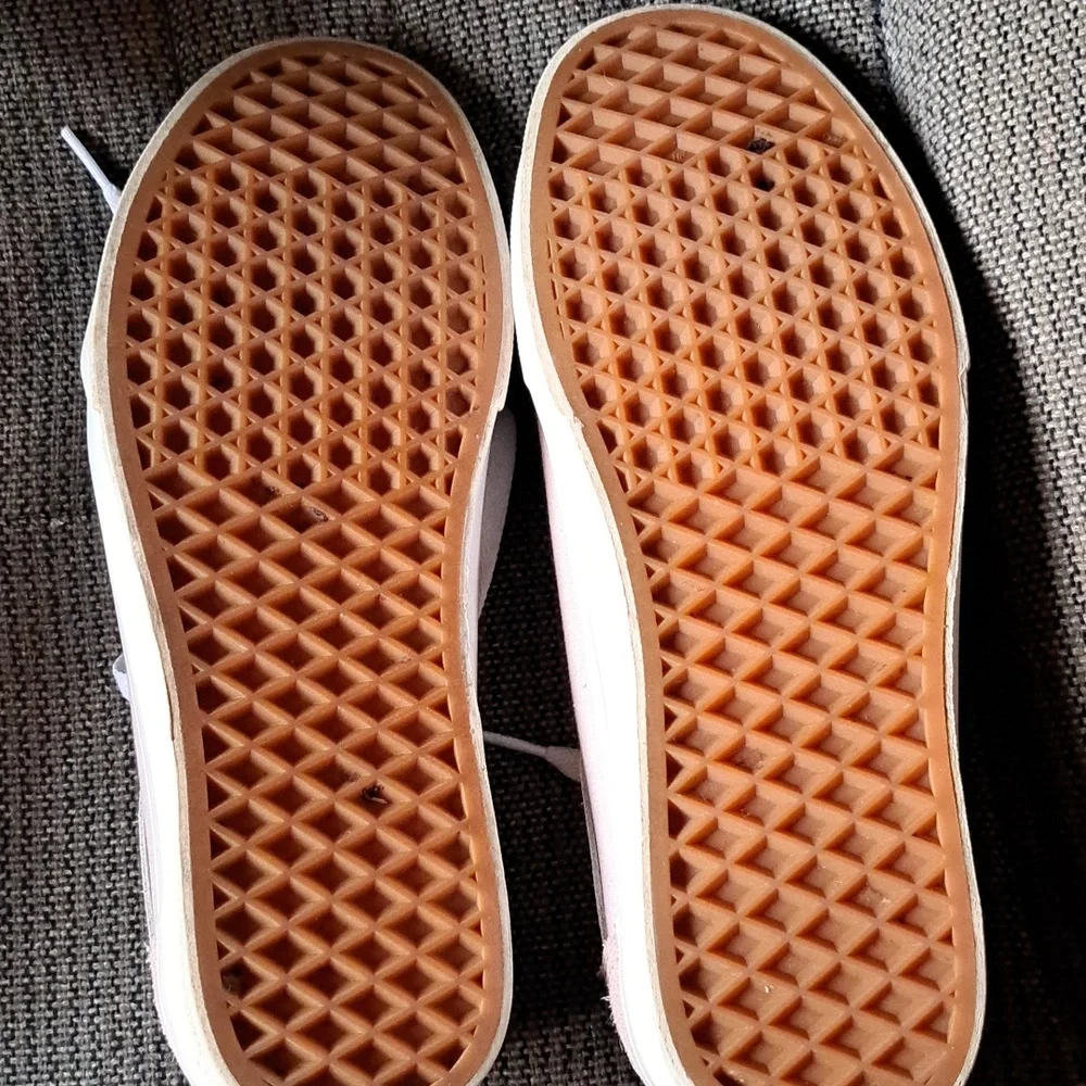 Vans - Picture 4 of 7